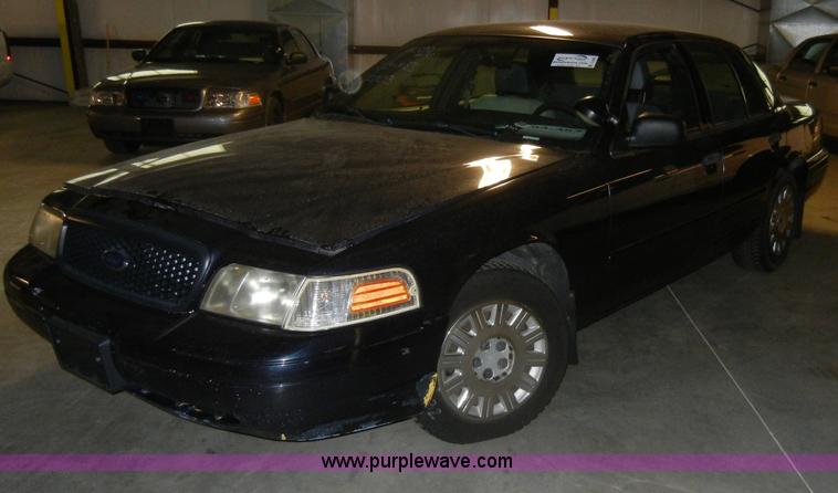 image for item C4383 2003 Ford Crown Victoria Police Interceptor