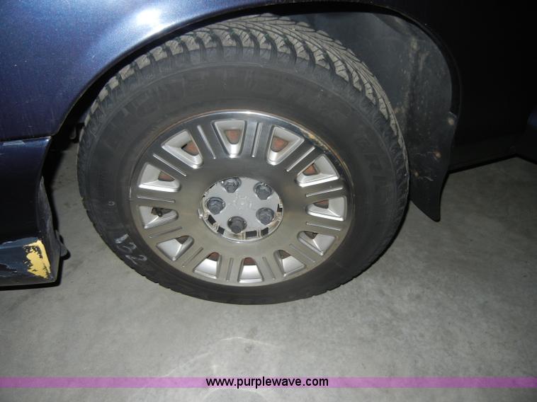 image for item C4383 2003 Ford Crown Victoria Police Interceptor