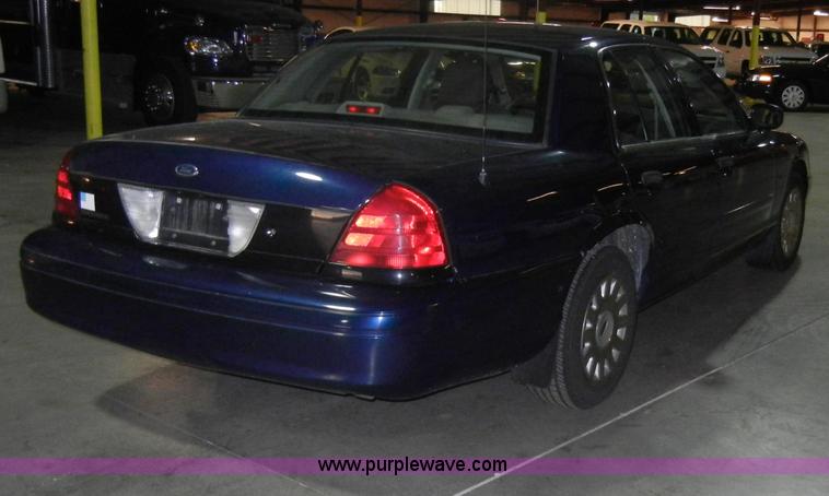 image for item C4384 2005 Ford Crown Victoria Police Interceptor