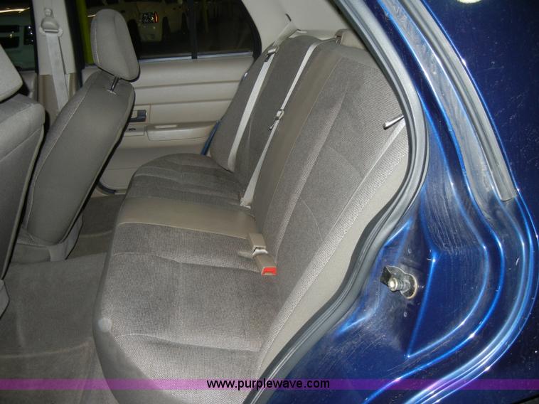 image for item C4384 2005 Ford Crown Victoria Police Interceptor