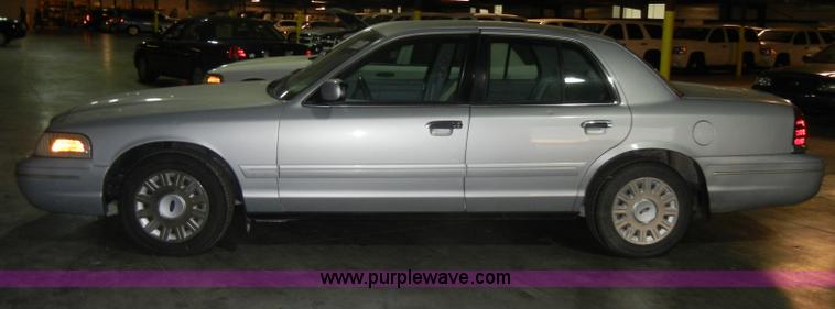 image for item C4385 2003 Ford Crown Victoria Police Interceptor