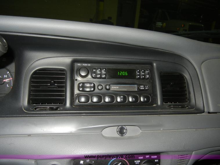 image for item C4385 2003 Ford Crown Victoria Police Interceptor
