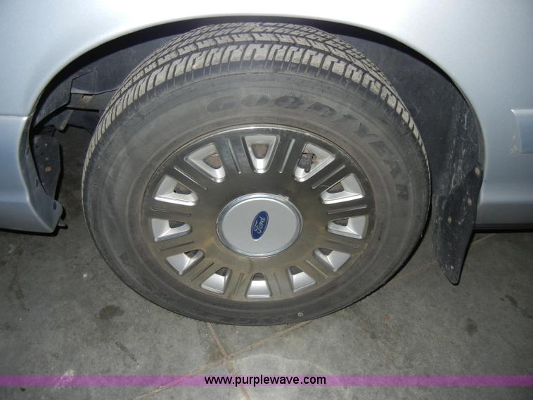 image for item C4385 2003 Ford Crown Victoria Police Interceptor