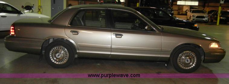 image for item C4387 2002 Ford Crown Victoria Police Interceptor