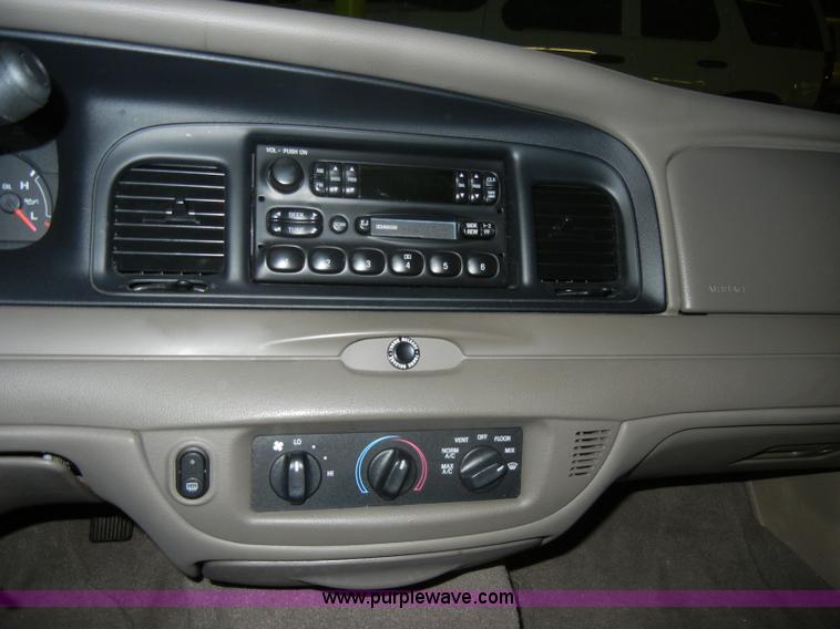 image for item C4387 2002 Ford Crown Victoria Police Interceptor