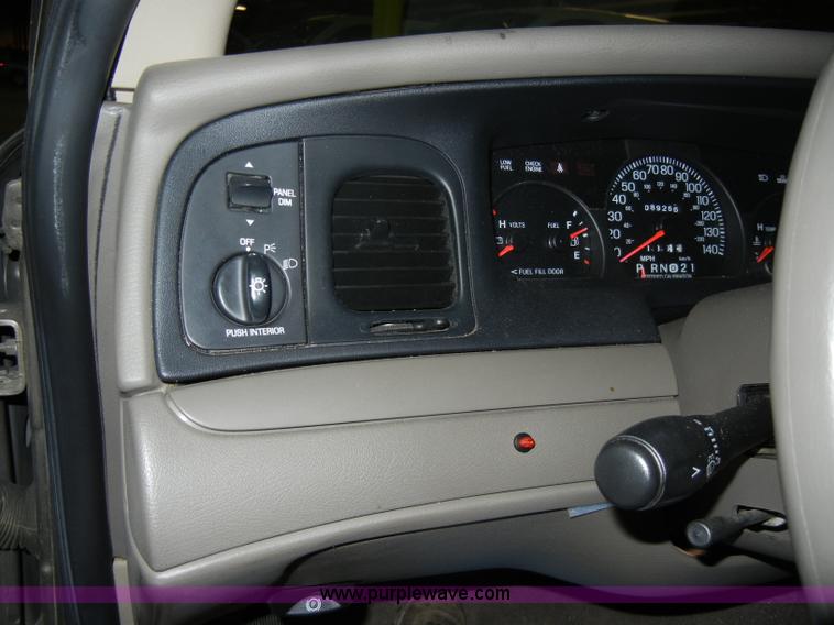 image for item C4387 2002 Ford Crown Victoria Police Interceptor