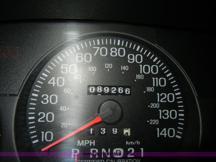 image for item C4387 2002 Ford Crown Victoria Police Interceptor