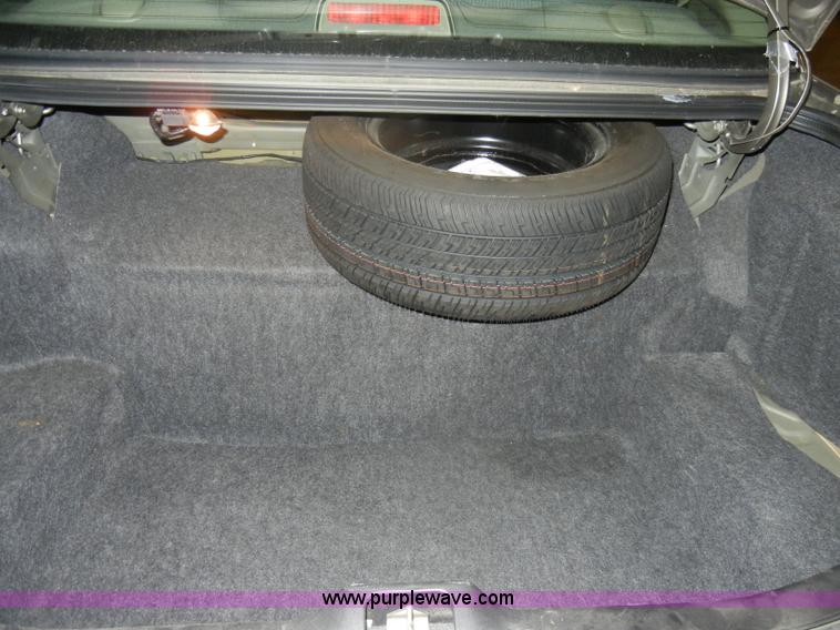 image for item C4387 2002 Ford Crown Victoria Police Interceptor