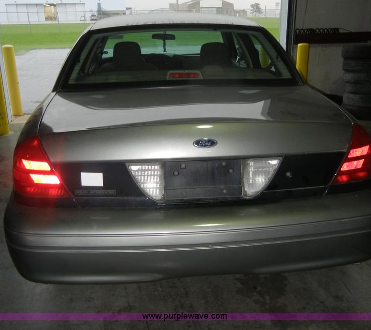 image for item C4389 2004 Ford Crown Victoria Police Interceptor