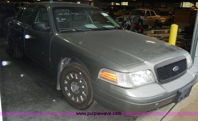 image for item C4389 2004 Ford Crown Victoria Police Interceptor