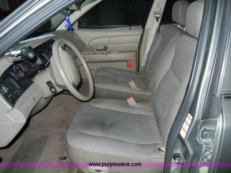 image for item C4389 2004 Ford Crown Victoria Police Interceptor