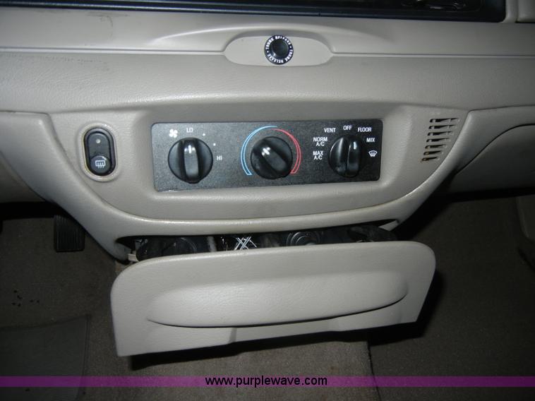 image for item C4389 2004 Ford Crown Victoria Police Interceptor