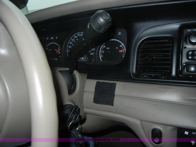 image for item C4389 2004 Ford Crown Victoria Police Interceptor