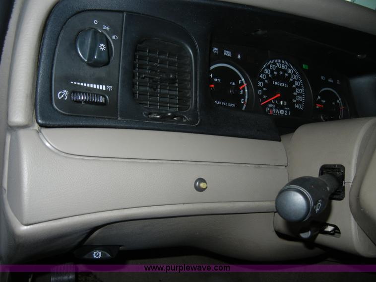 image for item C4389 2004 Ford Crown Victoria Police Interceptor