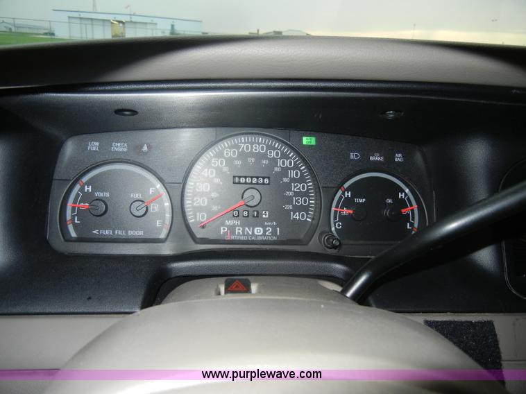 image for item C4389 2004 Ford Crown Victoria Police Interceptor