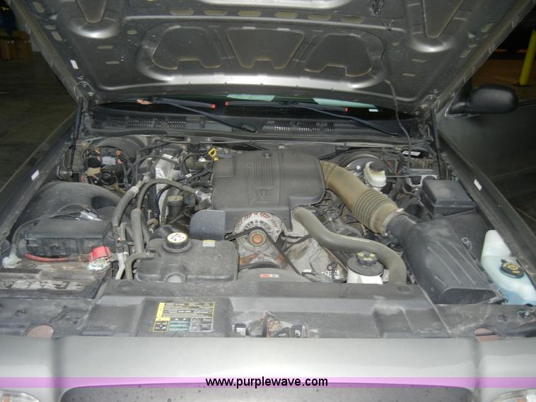 image for item C4389 2004 Ford Crown Victoria Police Interceptor