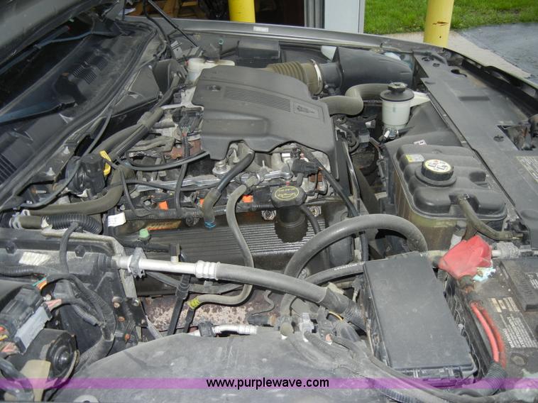 image for item C4389 2004 Ford Crown Victoria Police Interceptor