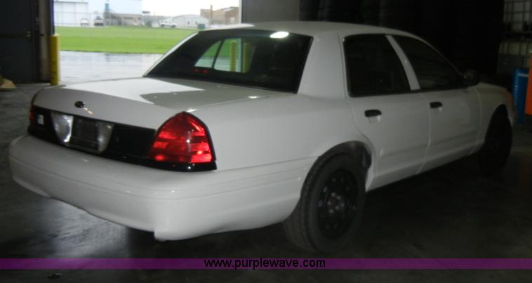 image for item C4390 2006 Ford Crown Victoria Police Interceptor