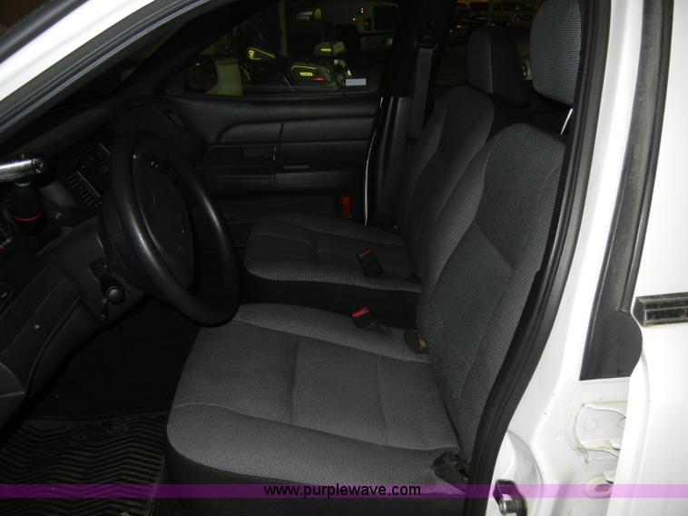 image for item C4390 2006 Ford Crown Victoria Police Interceptor