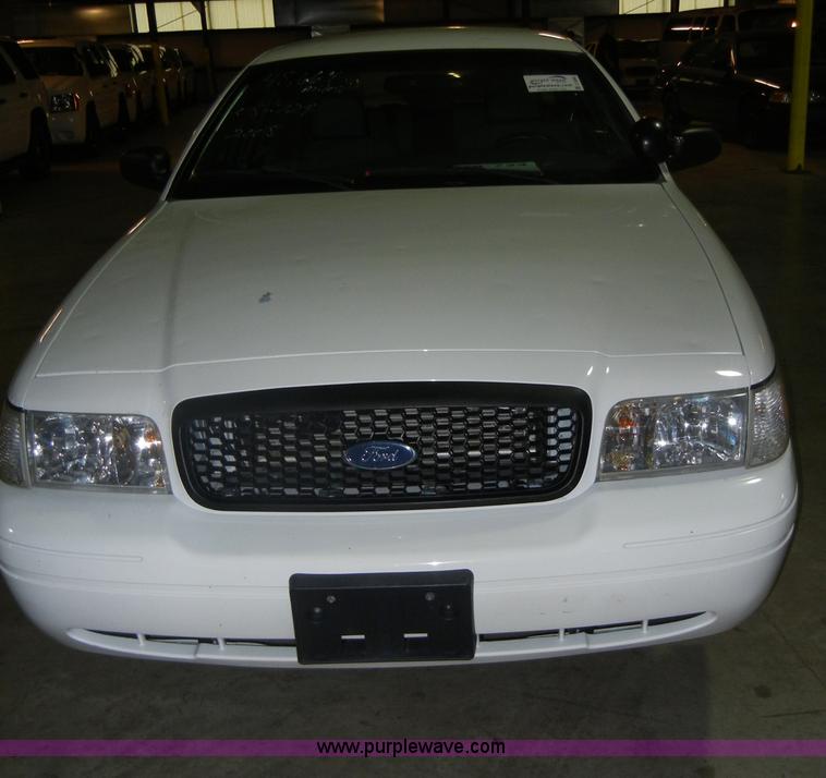 image for item C4392 2008 Ford Crown Victoria Police Interceptor