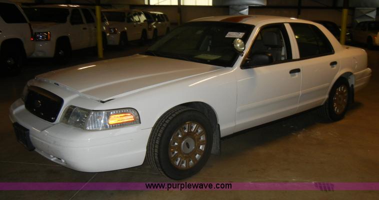 image for item C4393 2004 Ford Crown Victoria Police Interceptor