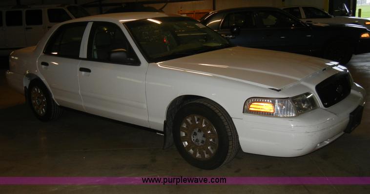 image for item C4393 2004 Ford Crown Victoria Police Interceptor