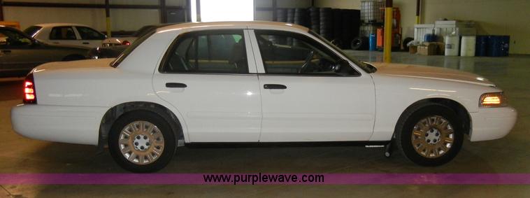 image for item C4393 2004 Ford Crown Victoria Police Interceptor