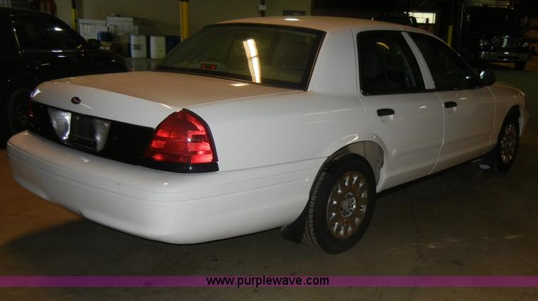 image for item C4393 2004 Ford Crown Victoria Police Interceptor