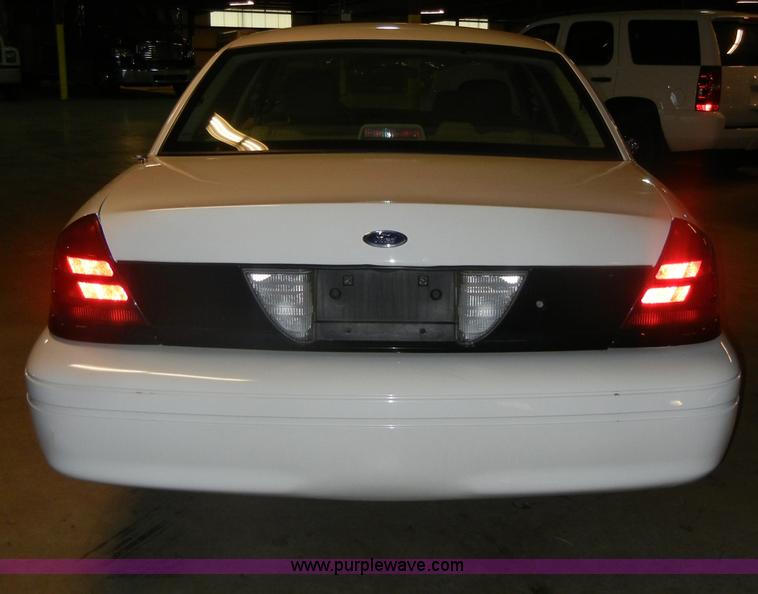 image for item C4393 2004 Ford Crown Victoria Police Interceptor