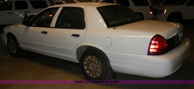 image for item C4393 2004 Ford Crown Victoria Police Interceptor