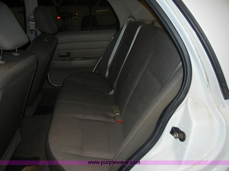image for item C4393 2004 Ford Crown Victoria Police Interceptor