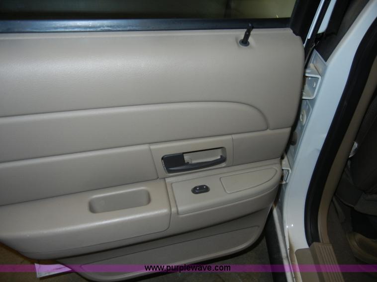 image for item C4393 2004 Ford Crown Victoria Police Interceptor