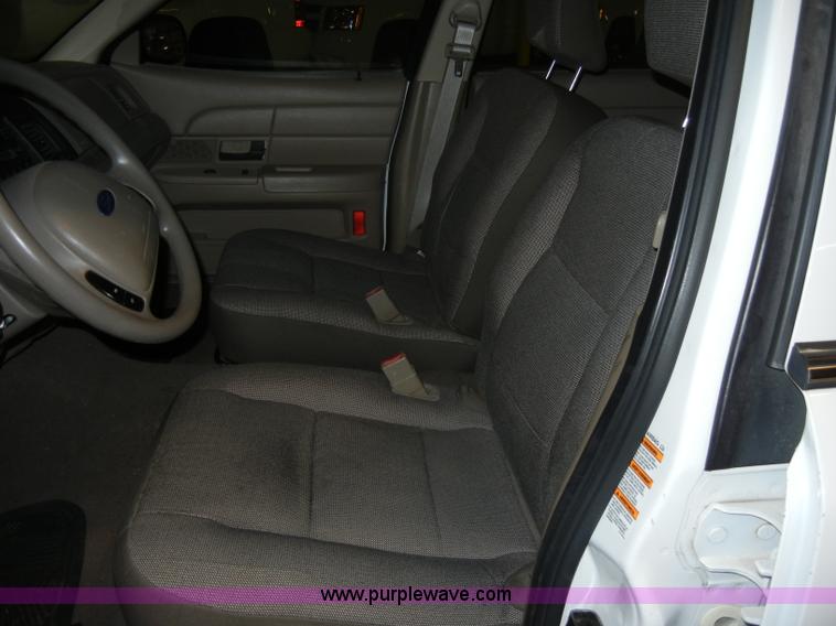 image for item C4393 2004 Ford Crown Victoria Police Interceptor