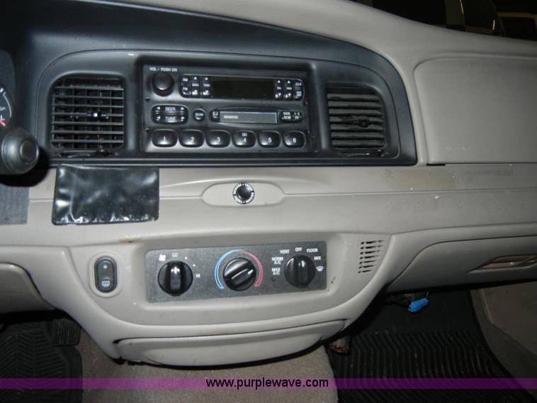 image for item C4393 2004 Ford Crown Victoria Police Interceptor