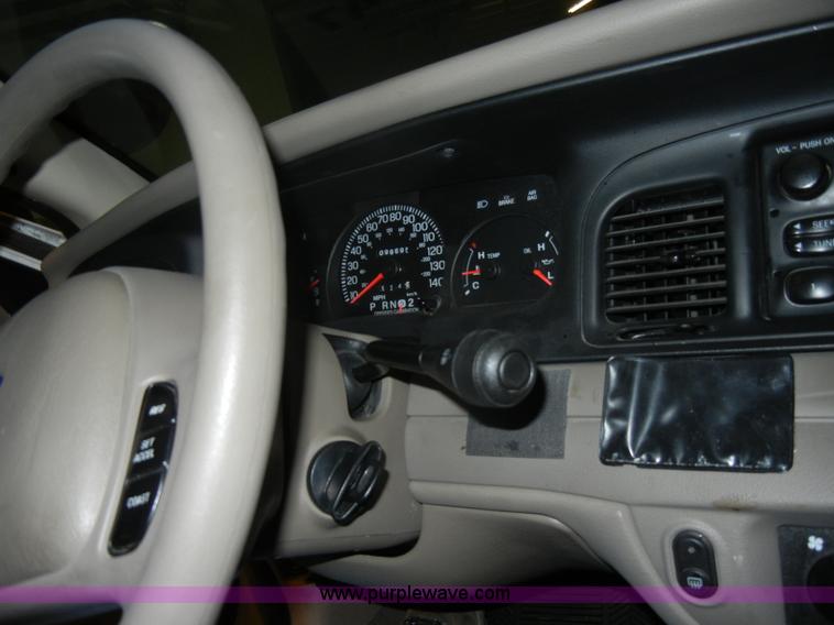 image for item C4393 2004 Ford Crown Victoria Police Interceptor