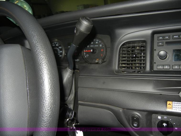 image for item C4394 2008 Ford Crown Victoria Police Interceptor