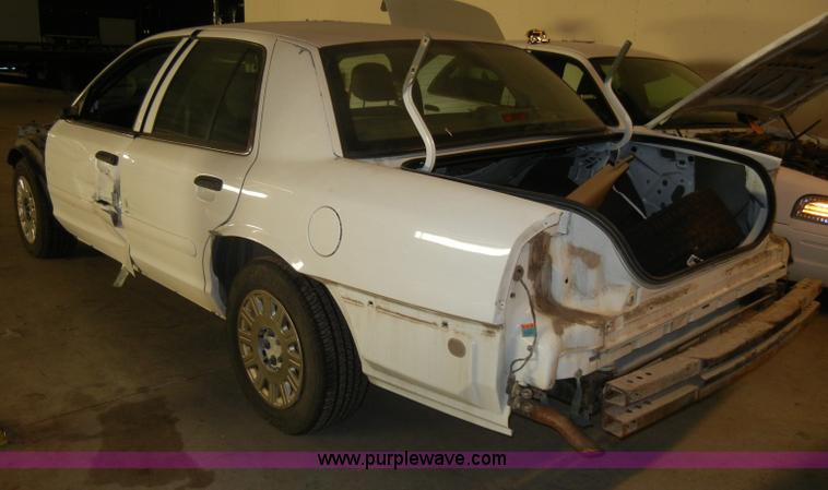 image for item C4404 2003 Ford Crown Victoria Police Interceptor