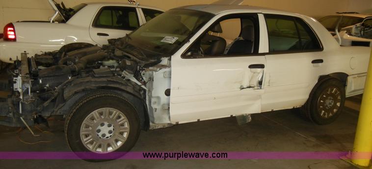 image for item C4404 2003 Ford Crown Victoria Police Interceptor