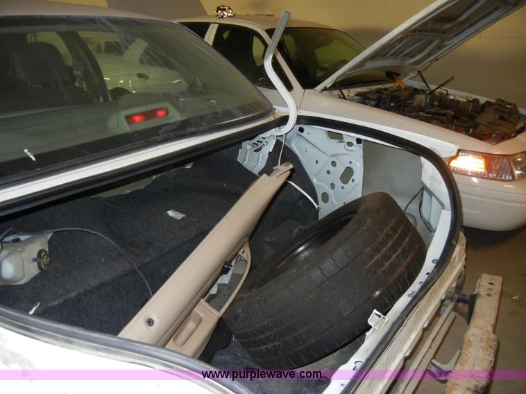 image for item C4404 2003 Ford Crown Victoria Police Interceptor