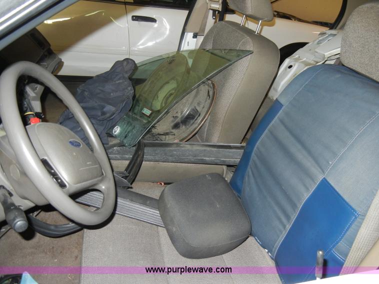 image for item C4404 2003 Ford Crown Victoria Police Interceptor