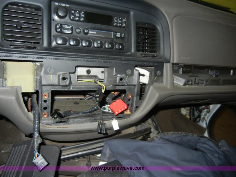 image for item C4404 2003 Ford Crown Victoria Police Interceptor