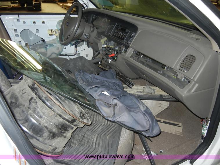 image for item C4404 2003 Ford Crown Victoria Police Interceptor