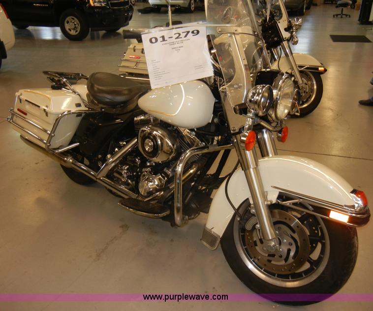 image for item S9389 2001 Harley-Davidson FLHPI Road King Police motorcycle