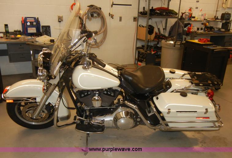image for item S9389 2001 Harley-Davidson FLHPI Road King Police motorcycle