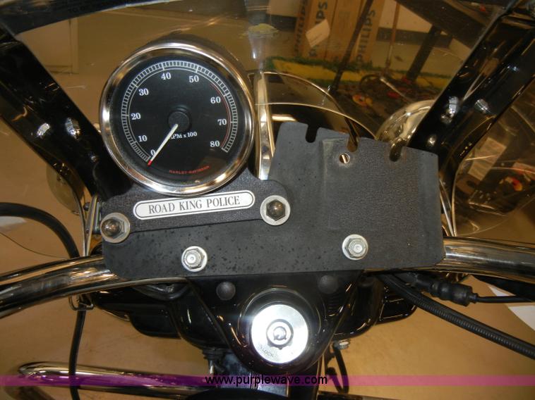 image for item S9389 2001 Harley-Davidson FLHPI Road King Police motorcycle