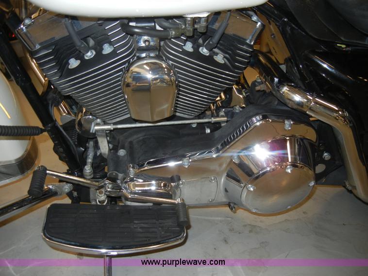 image for item S9389 2001 Harley-Davidson FLHPI Road King Police motorcycle