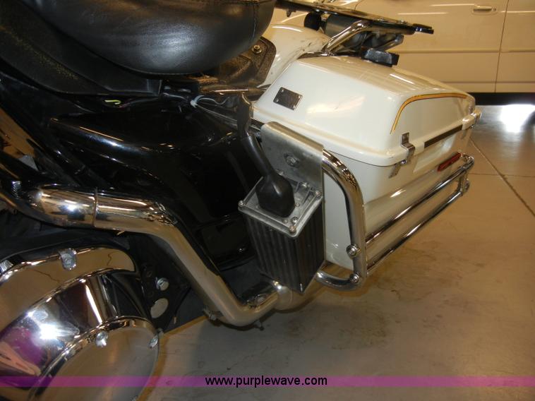 image for item S9389 2001 Harley-Davidson FLHPI Road King Police motorcycle