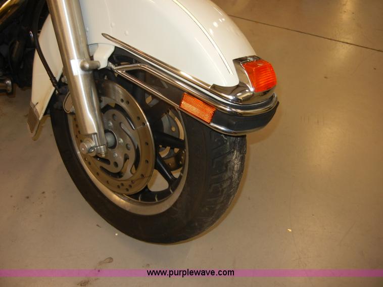 image for item S9389 2001 Harley-Davidson FLHPI Road King Police motorcycle