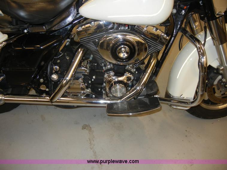 image for item S9389 2001 Harley-Davidson FLHPI Road King Police motorcycle