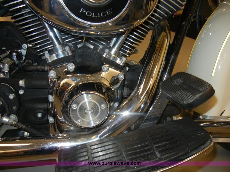 image for item S9389 2001 Harley-Davidson FLHPI Road King Police motorcycle